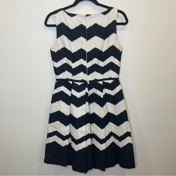 Taylor Chevron Zig Zag Jacquard Black White Fit Flare Dress Size 4 - Picture 4 of 15